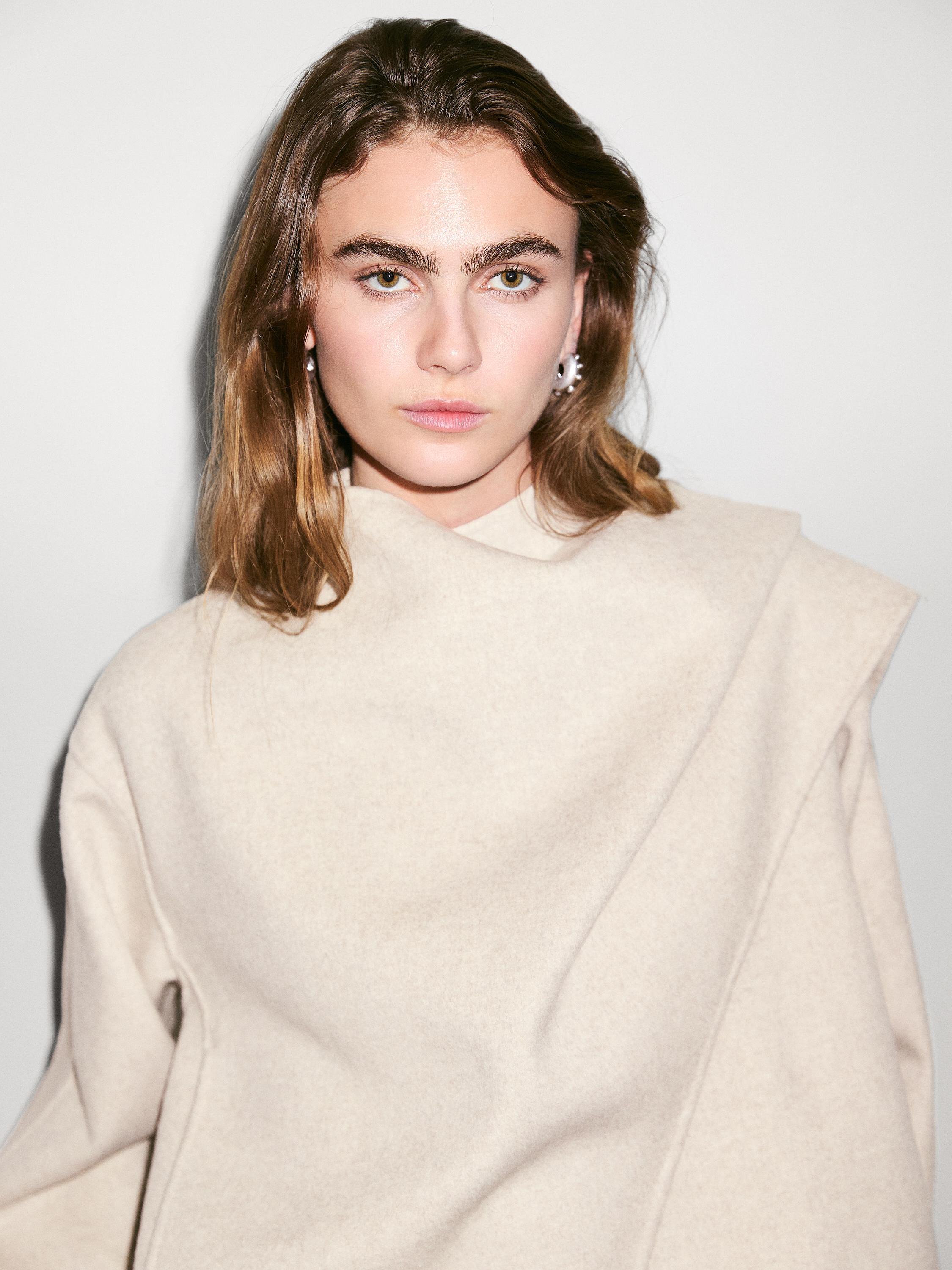 Saskia Jas | Dames Asymmetrische Jas met Sjaaldetail in Wolmix