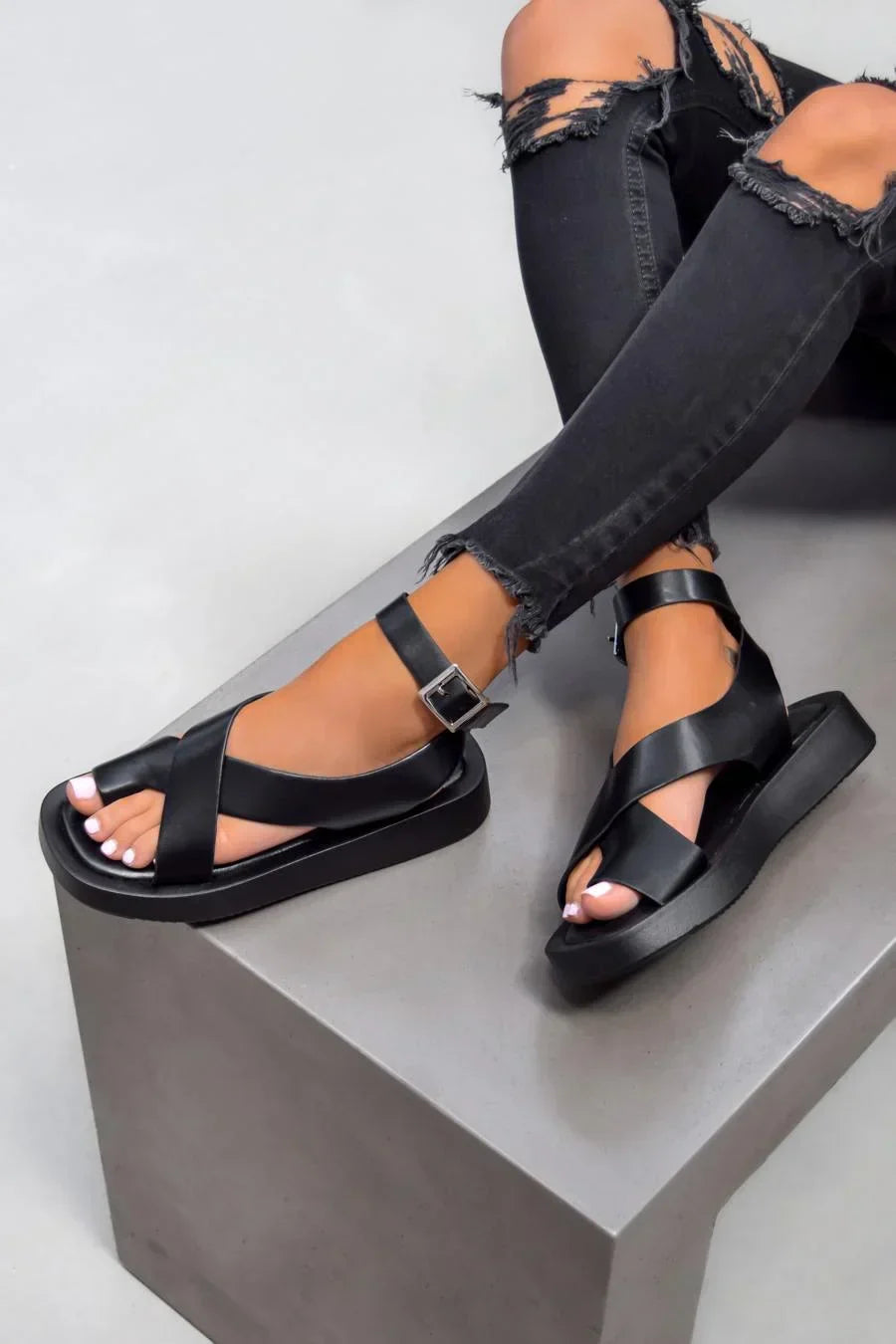 Brechtje | Plateau Sandalen Dames met Kruisbanden – Comfortabele Zomersandaal met Enkelband
