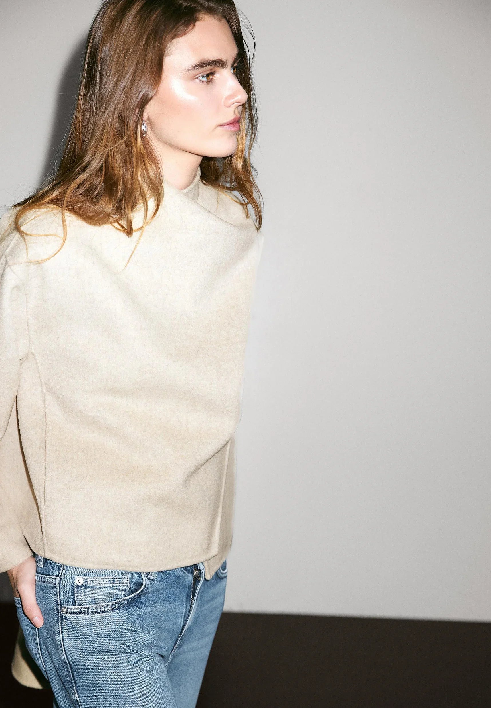 Saskia Jas | Dames Asymmetrische Jas met Sjaaldetail in Wolmix