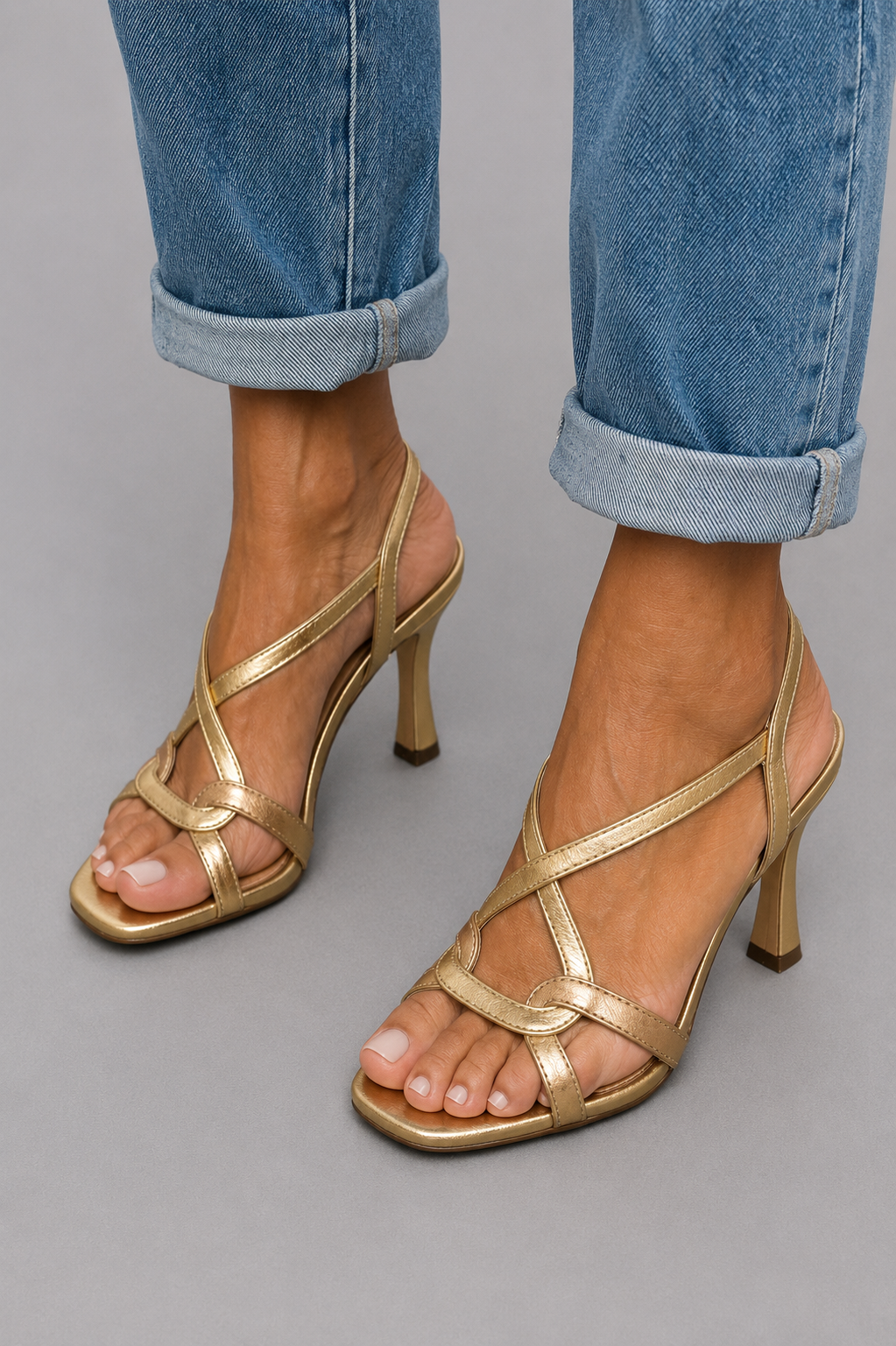 Dames Sandalen met Kruisbandjes Goud Blokhak