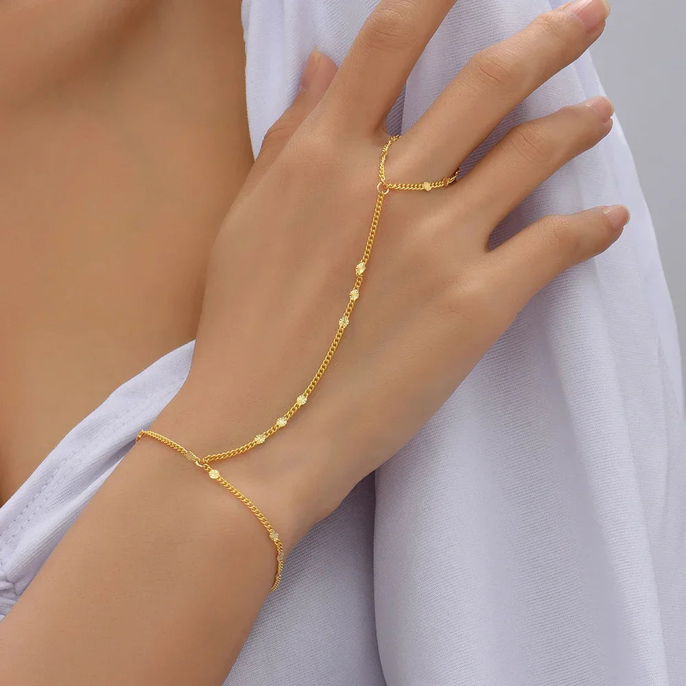 Annemarie | Gouden dames hand chain armband – verfijnd ontwerp met handring voor een luxe uitstraling
