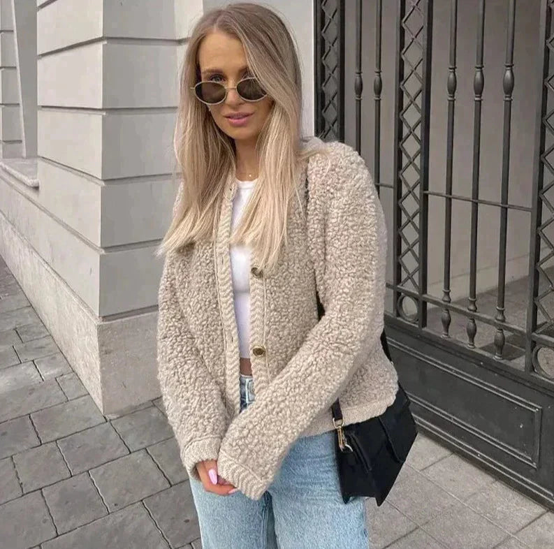 Ester | Dames cardigan met teddy knit en knopen