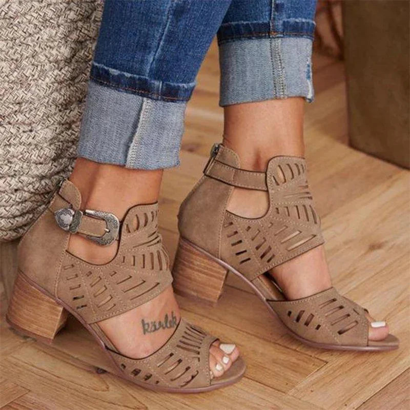 Agnetha | Dames Haksandalen met Ajourpatroon en Enkelband – Licht, Elegant en Perfect voor de Zomer