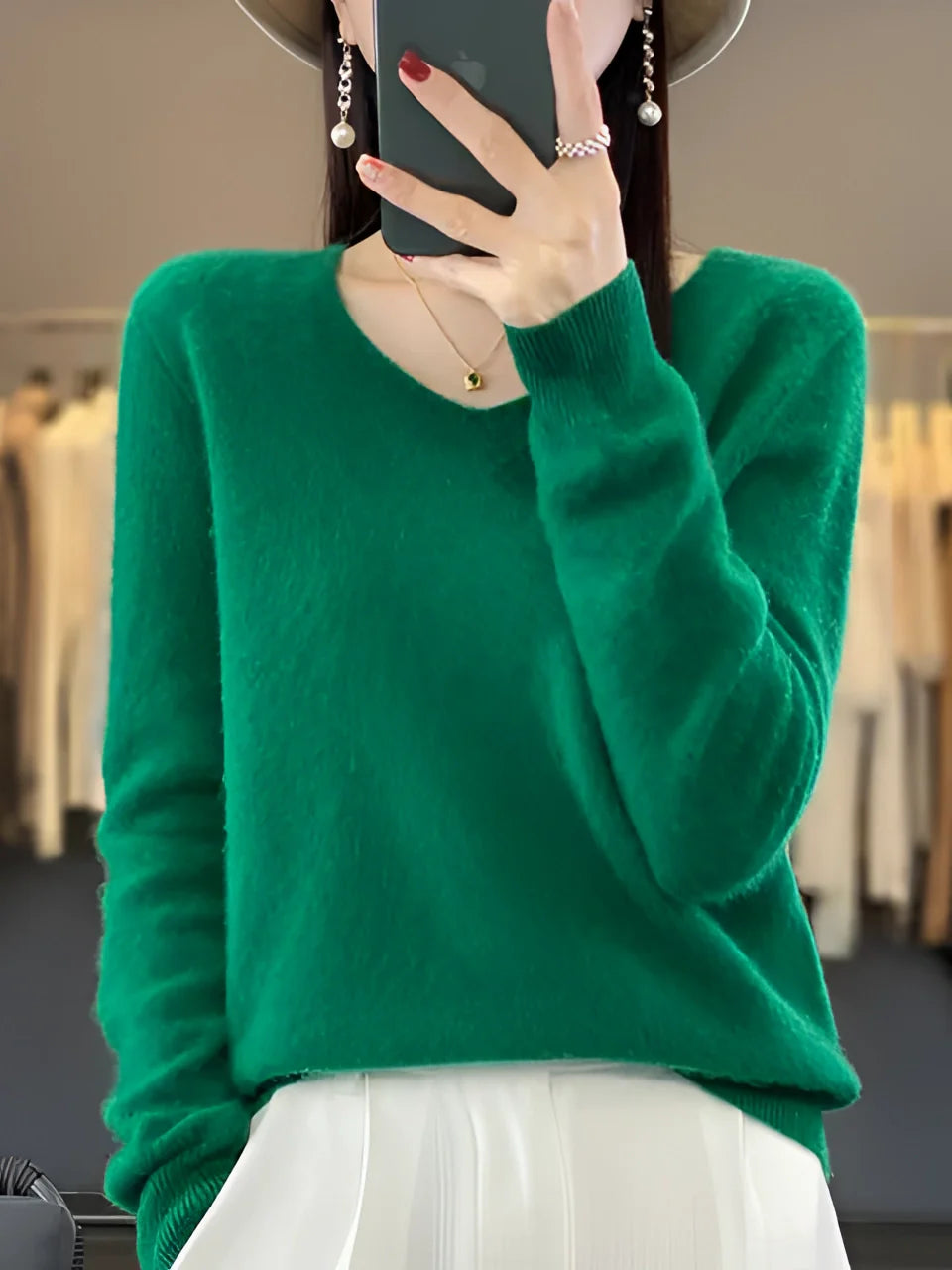 Dames Luxe V-Hals Kasjmiertrui – Smaragdgroen, Warm en Comfortabel voor Herfst en Winter