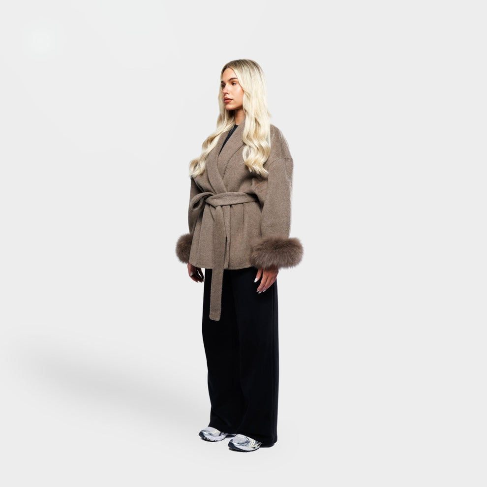 Hella Luxe | Dames Winterjas met Faux Fur en Elegante Tailleceintuur