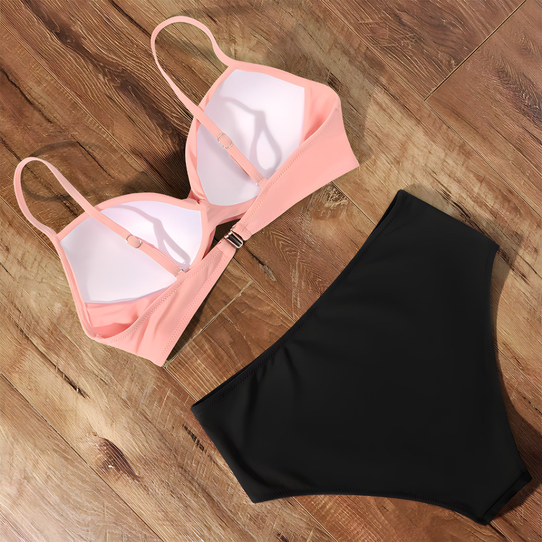 MM | Bikini met hoge taille en gedraaide top