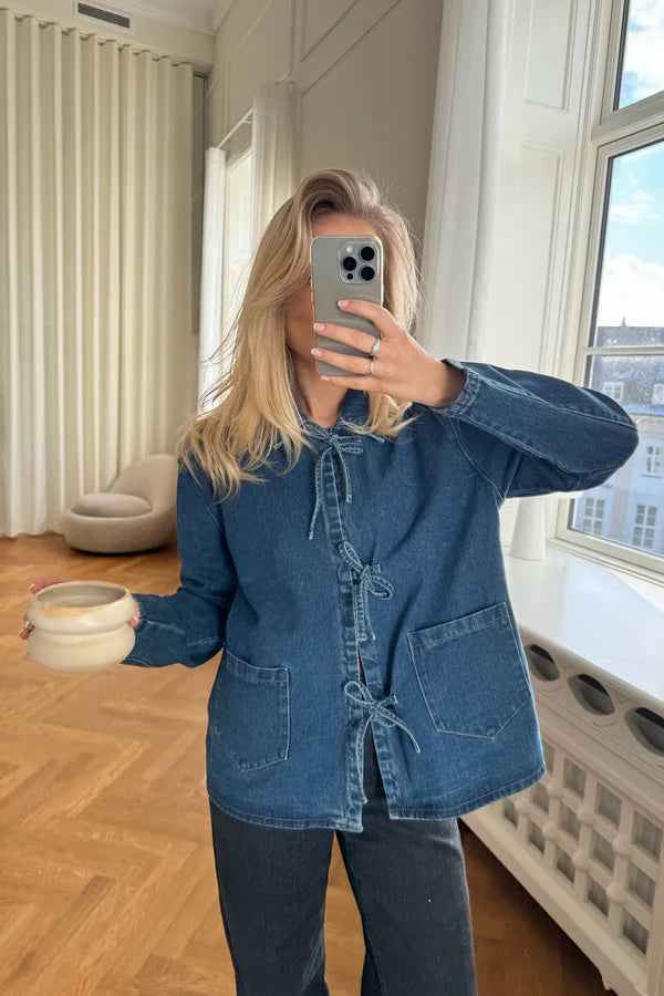 Denim Jack | Dames jack van premium denim met striksluiting en oversized kraag