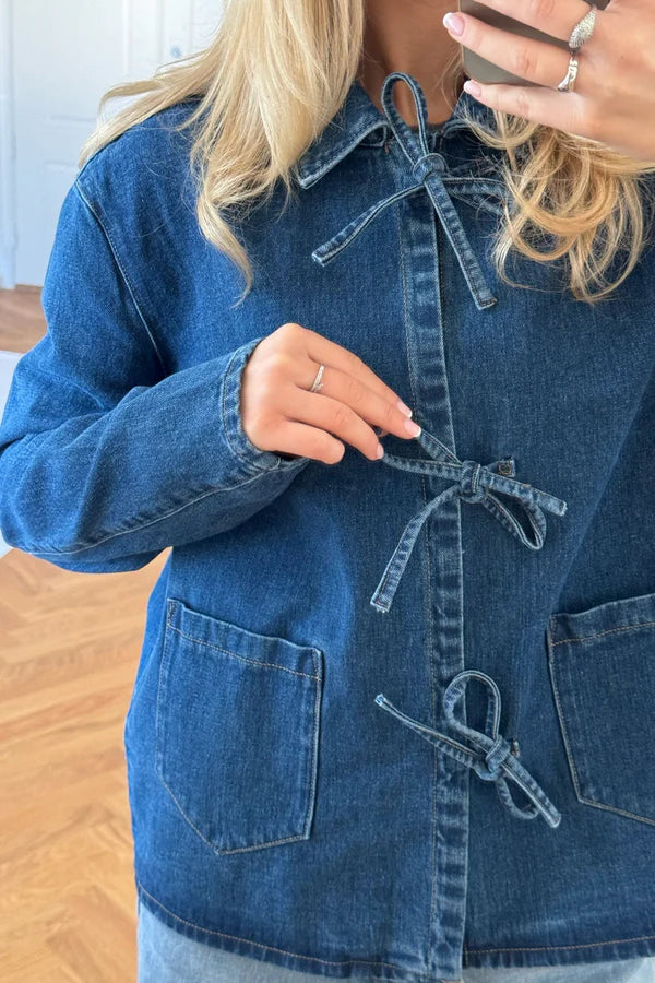 Denim Jack | Dames jack van premium denim met striksluiting en oversized kraag