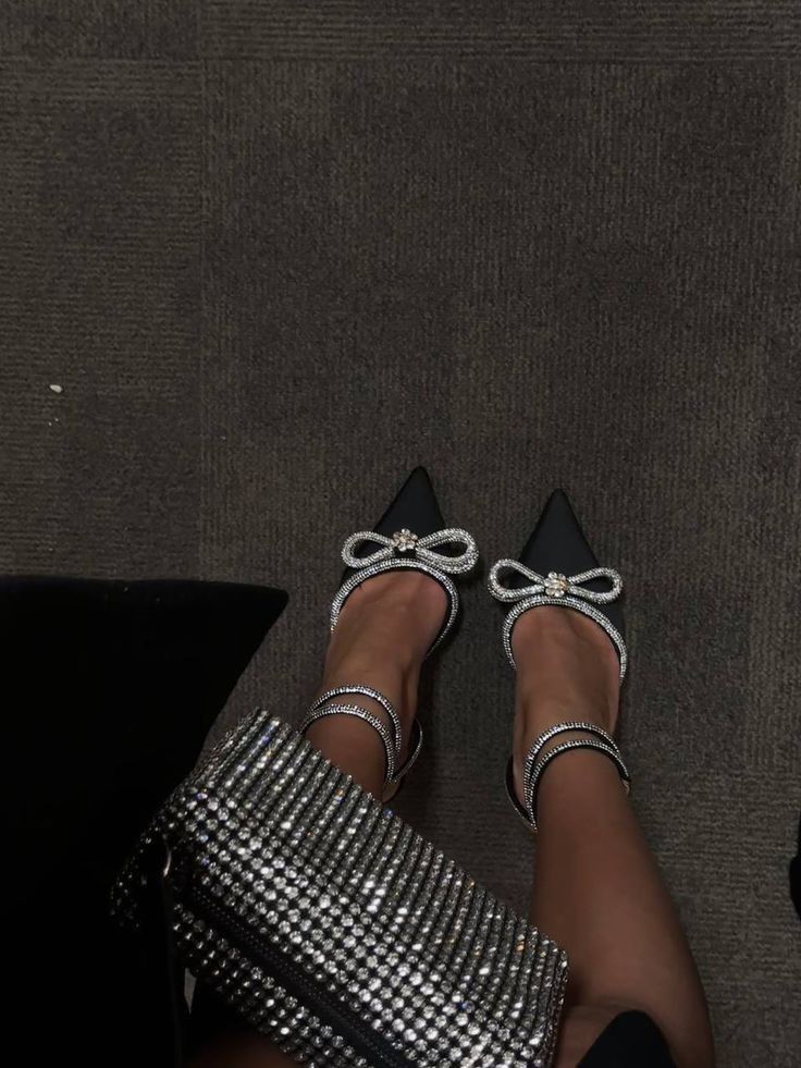 Nadia | Dames hakken met kristallen strik en wrap-around design