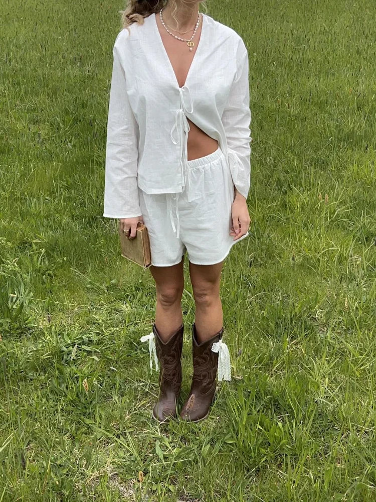 Odilia - Stijlvolle Blouse Met Vetersluiting Lange Mouwen