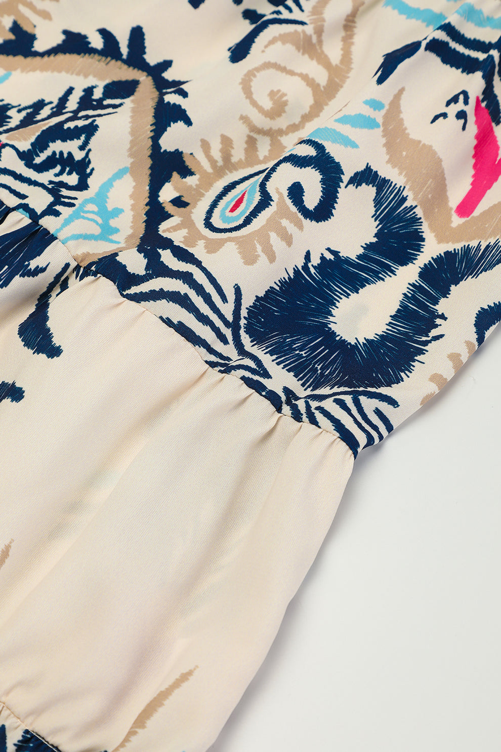 Pandora - Tribal Print Armband Mouw Knoop Mini Jurk
