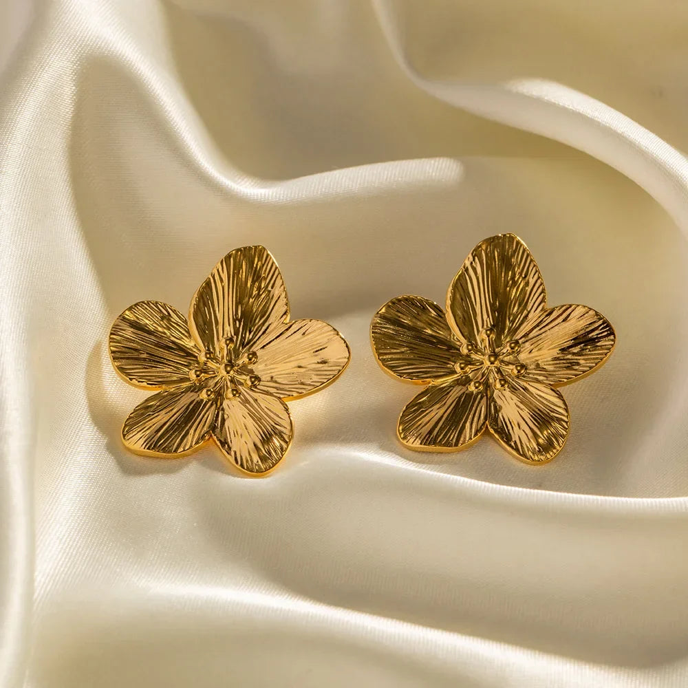 Luxe Bloem Oorbellen voor Dames in Gouden Afwerking | Tijdloze Statement Sieraden voor Feestelijke Gelegenheden