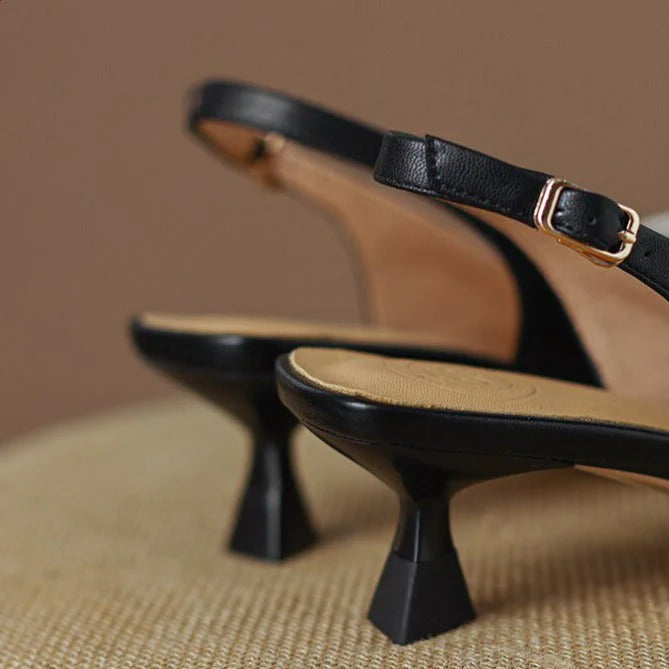 Slingback pumps met spitze neus