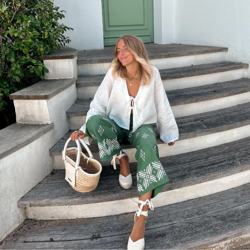 Lizzy- Top met Koordsluiting En Luchtige Mouwen