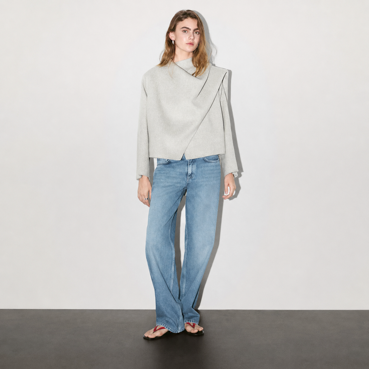 Saskia Jas | Dames Asymmetrische Jas met Sjaaldetail in Wolmix