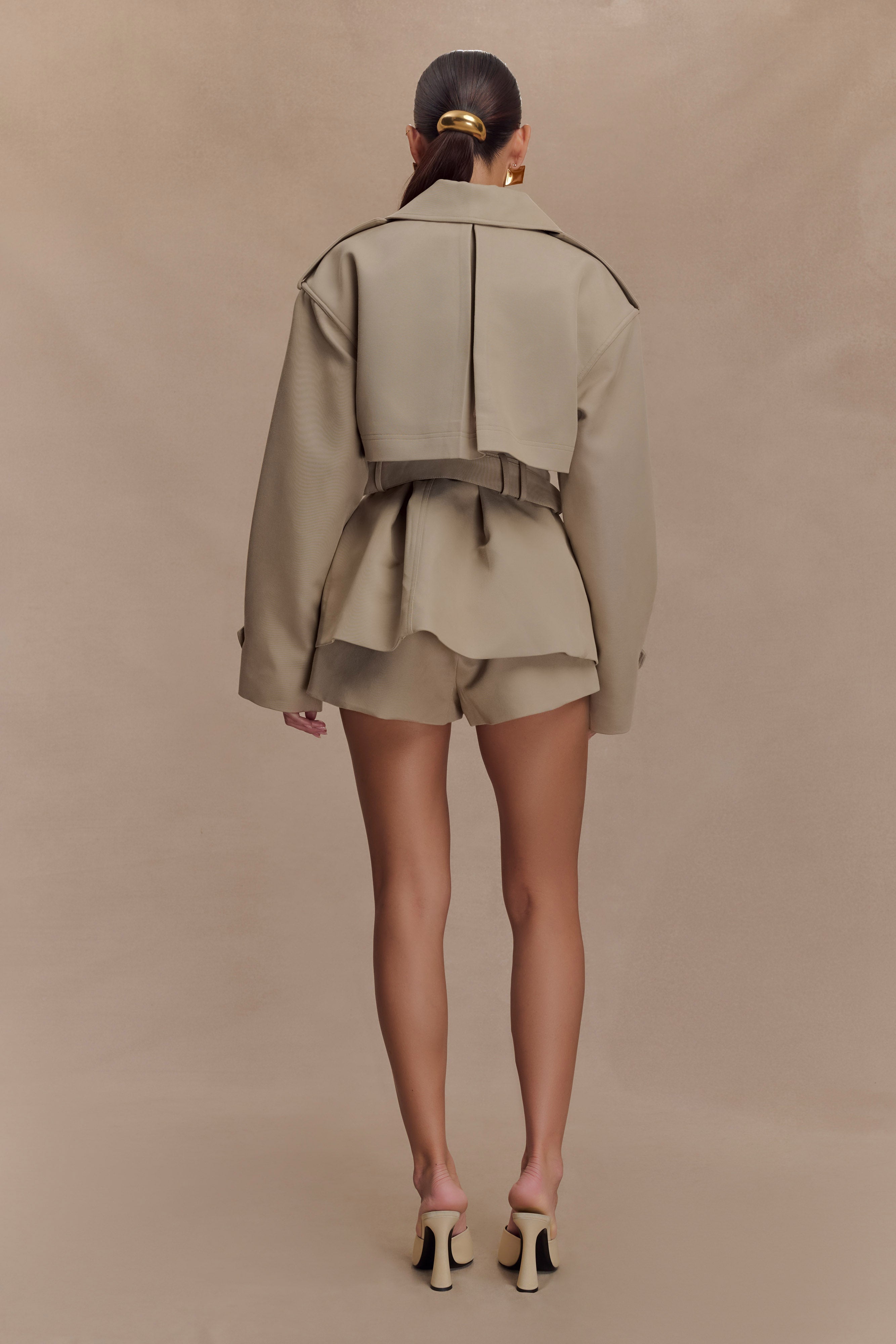 Elsje | Dames Korte Trenchcoat – Tailored Design met Ceintuur en Klassieke Details