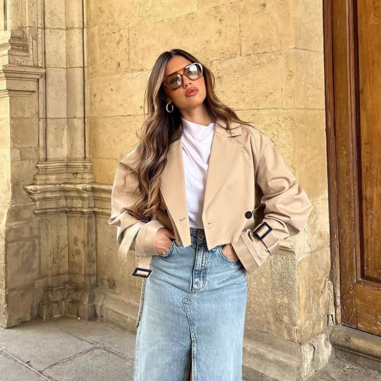 Geesje | Dames Korte Trenchcoat met Cropped Silhouet – Tijdloze Overgangsstijl