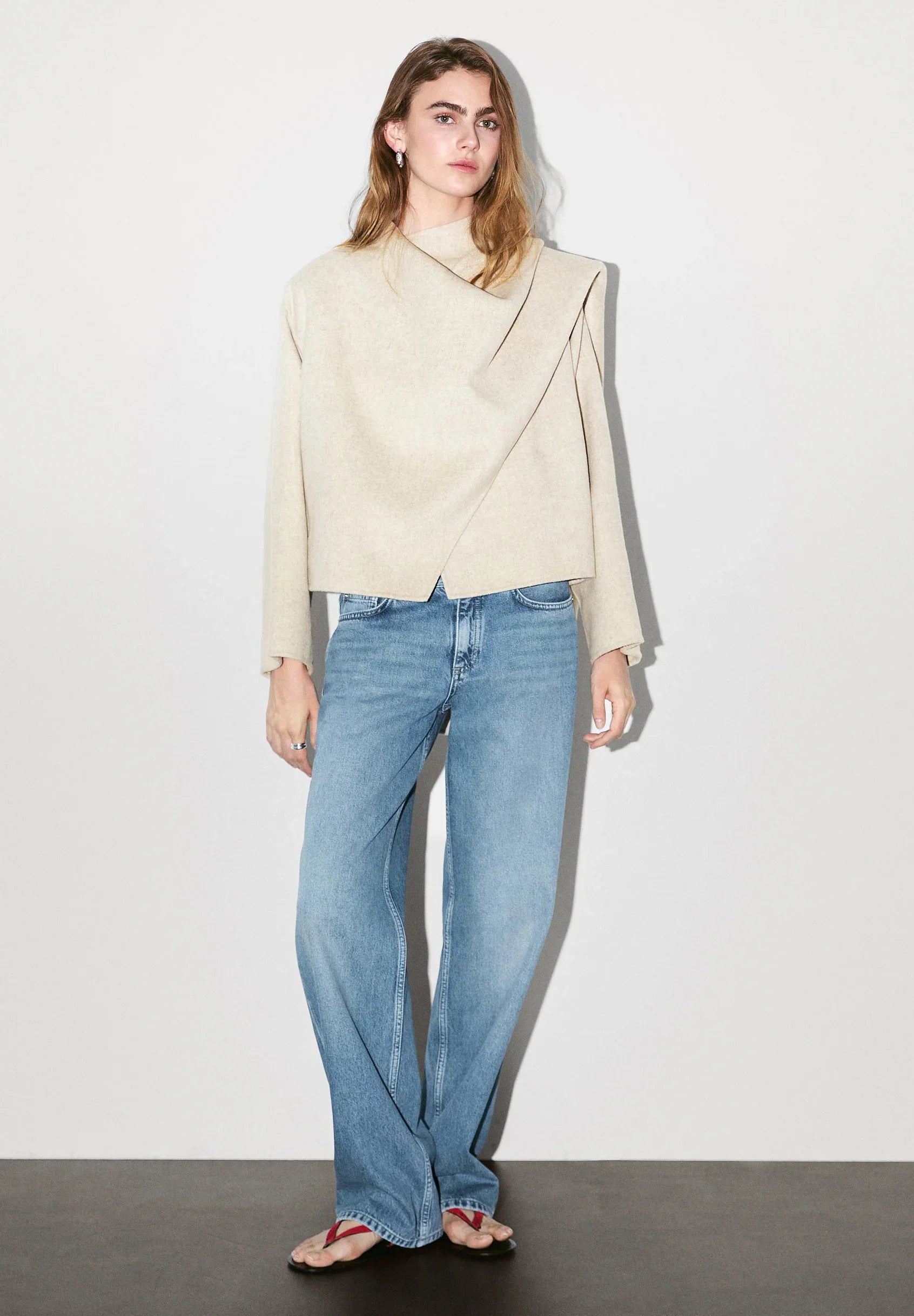 Saskia Jas | Dames Asymmetrische Jas met Sjaaldetail in Wolmix
