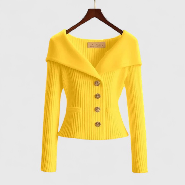 Dames herfsttrui met off-shoulder kraag en gouden knopen – zacht &amp; elegant