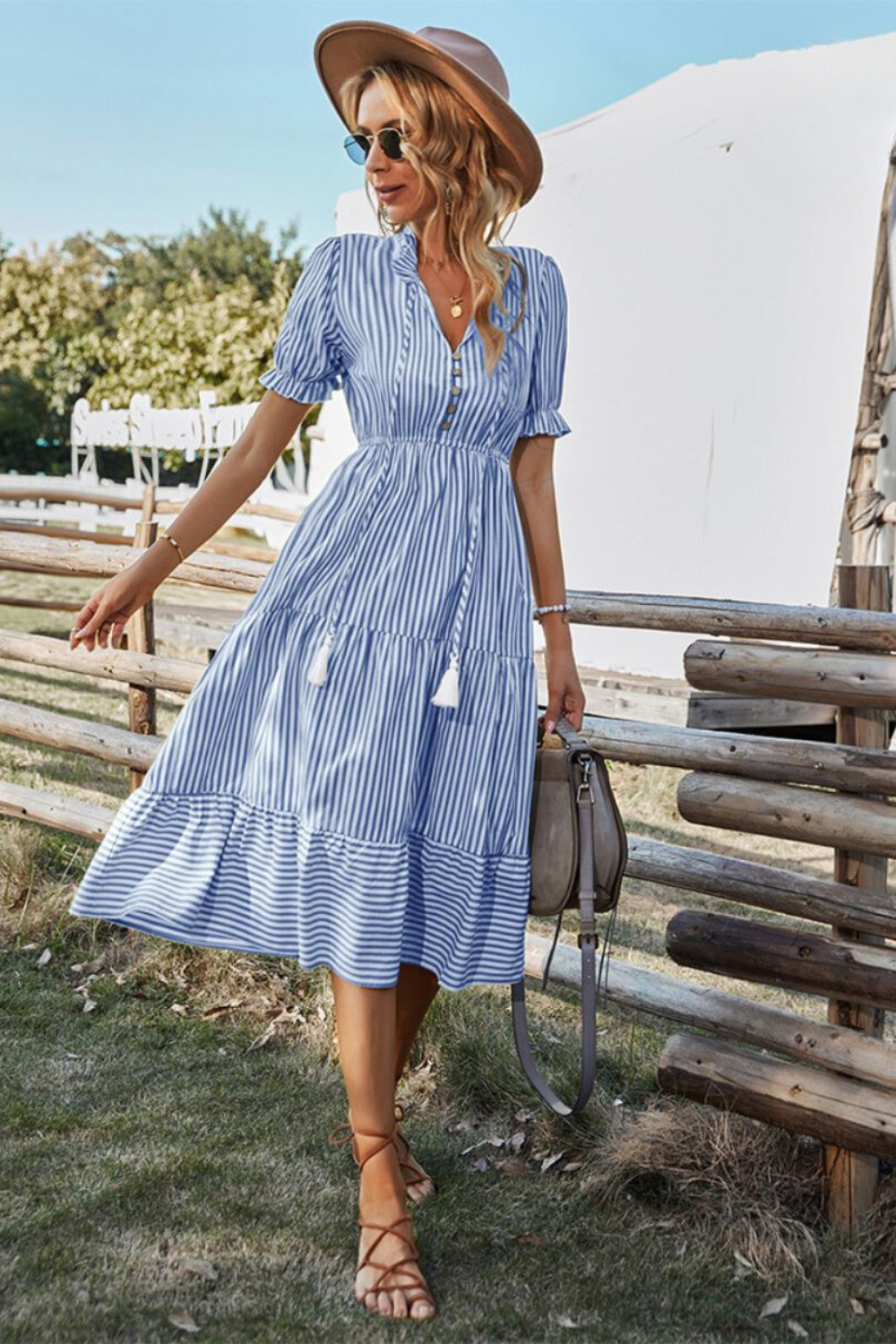 Kaatje | Dames Midi-jurk met Streepdessin en Boho-Details – Zomerjurk met V-hals
