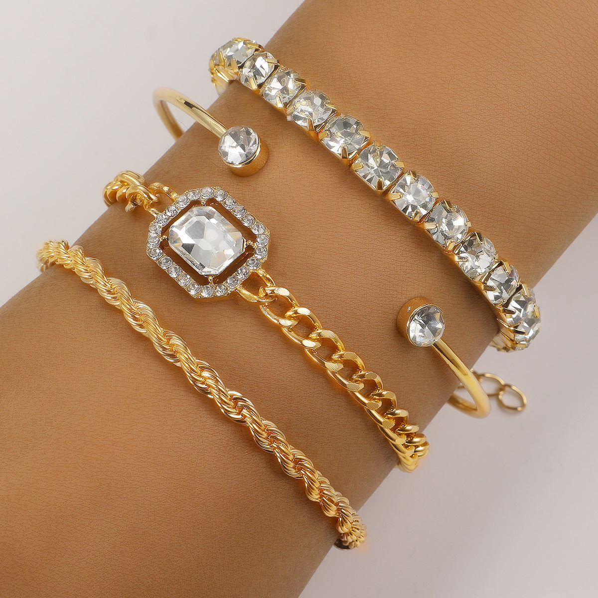 Barbara | Luxe dames armbandenset – minimalistisch design met sprankelende kristallen
