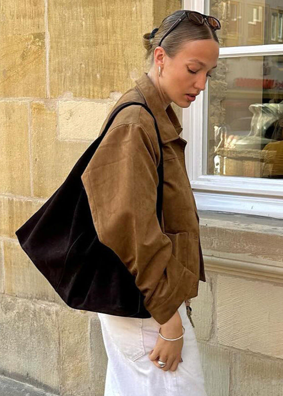 Luxe suède jas | Bruine damesjas met knoopdetails en relaxte pasvorm