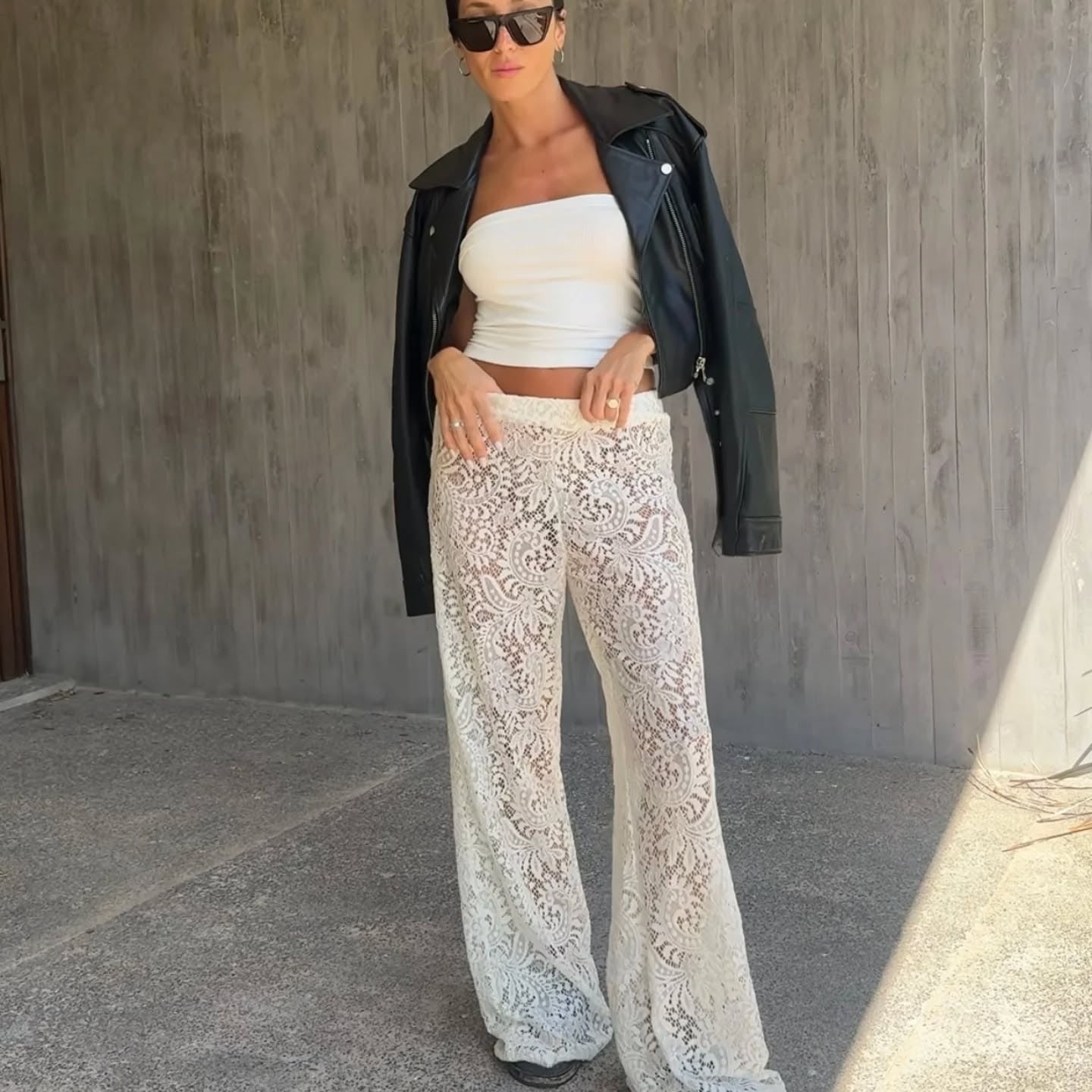 Sofie | Dames Broek met Wijde Pijpen – Elegante Pasvorm, Kant Textuur & Semi Transparant
