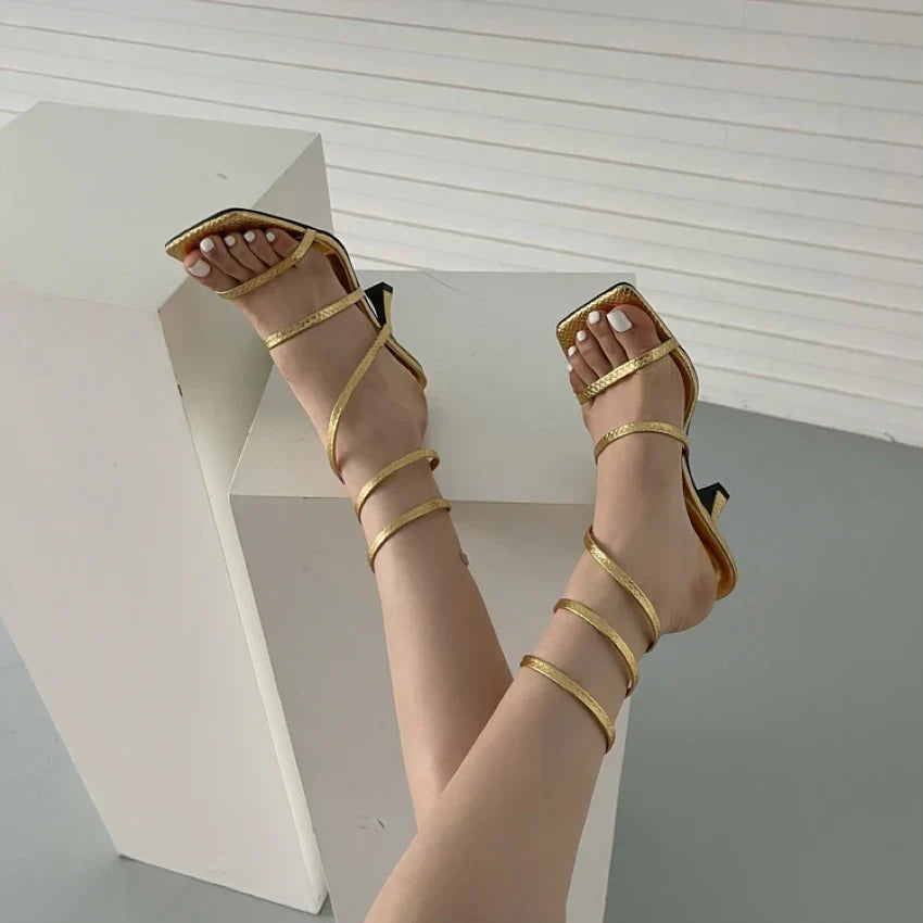 Luxe dames sandalen met hak en banjes