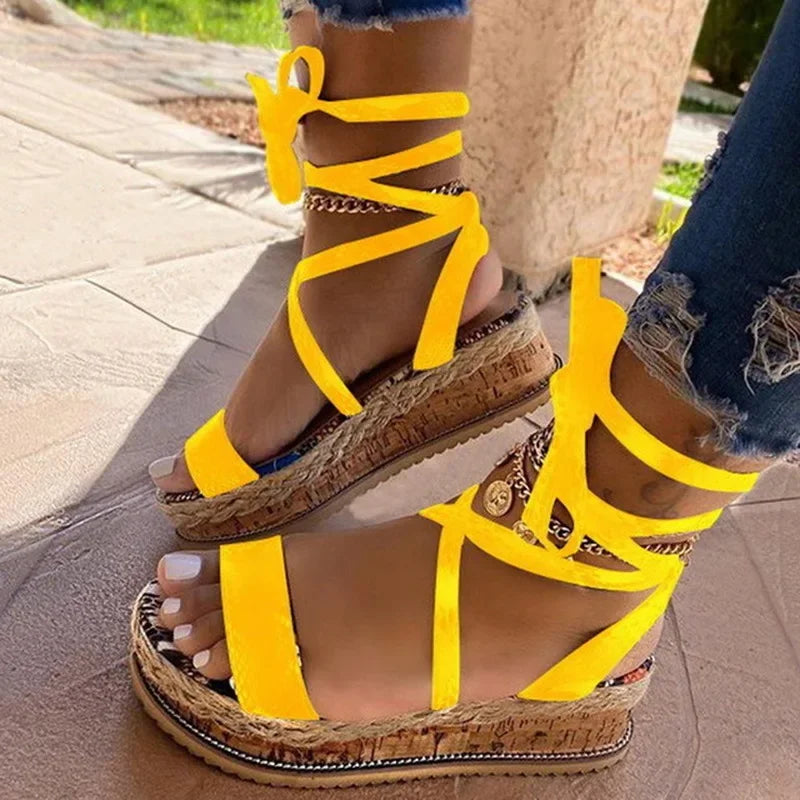 Adriaantje | Dames Platform Sandalen met Gevlochten Zool en Enkelveter – Comfort en Kleur voor de Zomer