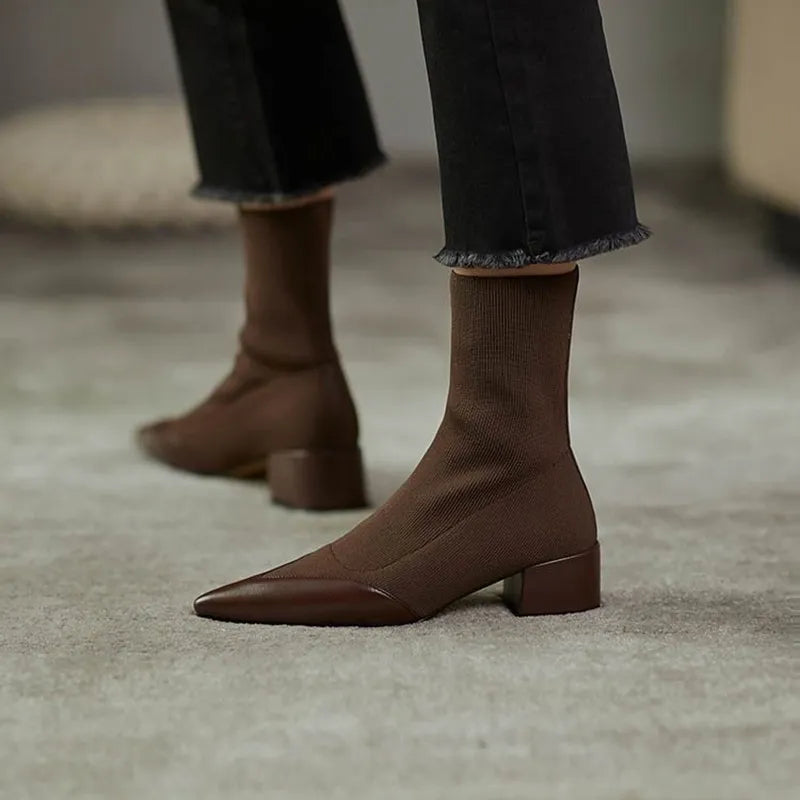 Charlotte - Elegante soklaarzen met leren accent