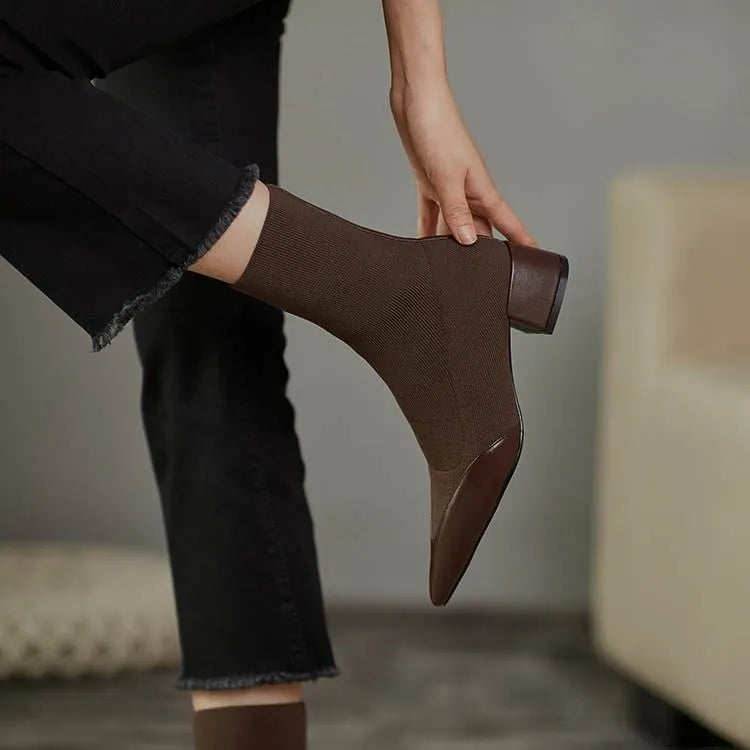 Charlotte - Elegante soklaarzen met leren accent