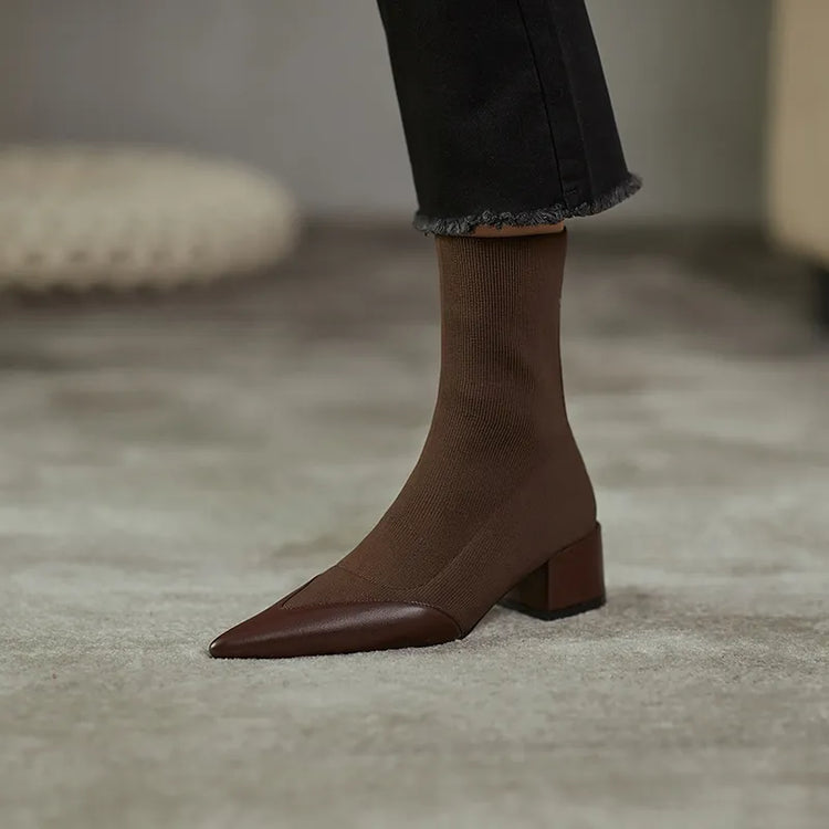Charlotte - Elegante soklaarzen met leren accent
