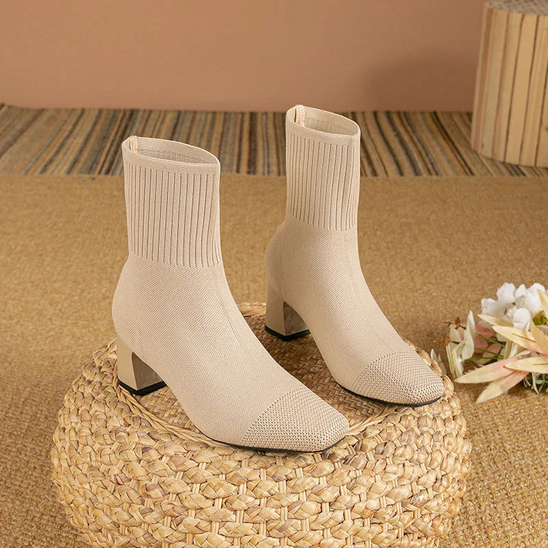 Comfortabele laarzen met elegante hak