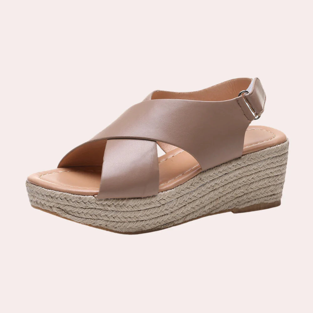 comfortabele sleehak sandalen