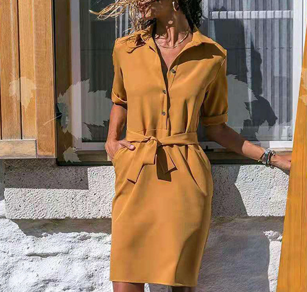 Donkerblauwe Jurk Dames – Chique Avondstijl met Slank Silhouet en Elegante Details