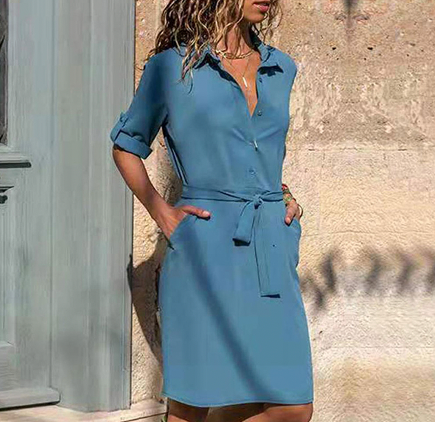 Donkerblauwe Jurk Dames – Chique Avondstijl met Slank Silhouet en Elegante Details