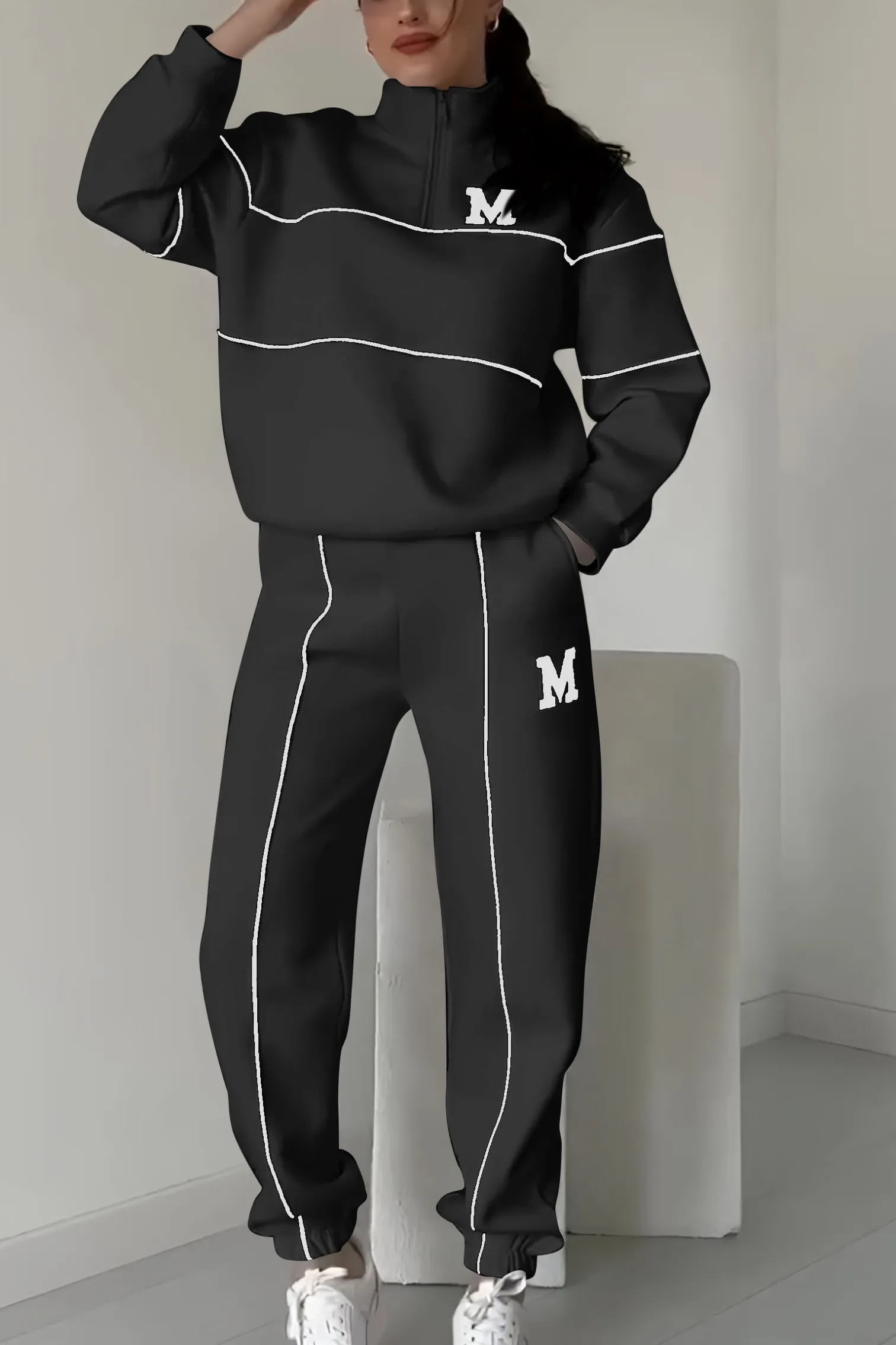Megan Tracksuit | Dames trainingspak met halve rits en varsity-stijl