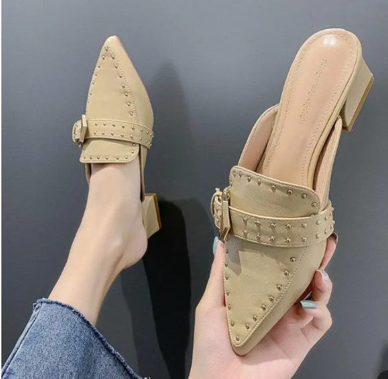 Stijlvolle Muiltjes met Lage Vierkante Hak en Studs voor Dames – Comfortabel Schoeisel voor Dagelijkse Mode – Trendy Zomerschoenen