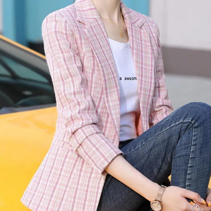 Klassieke geruite roze blazer