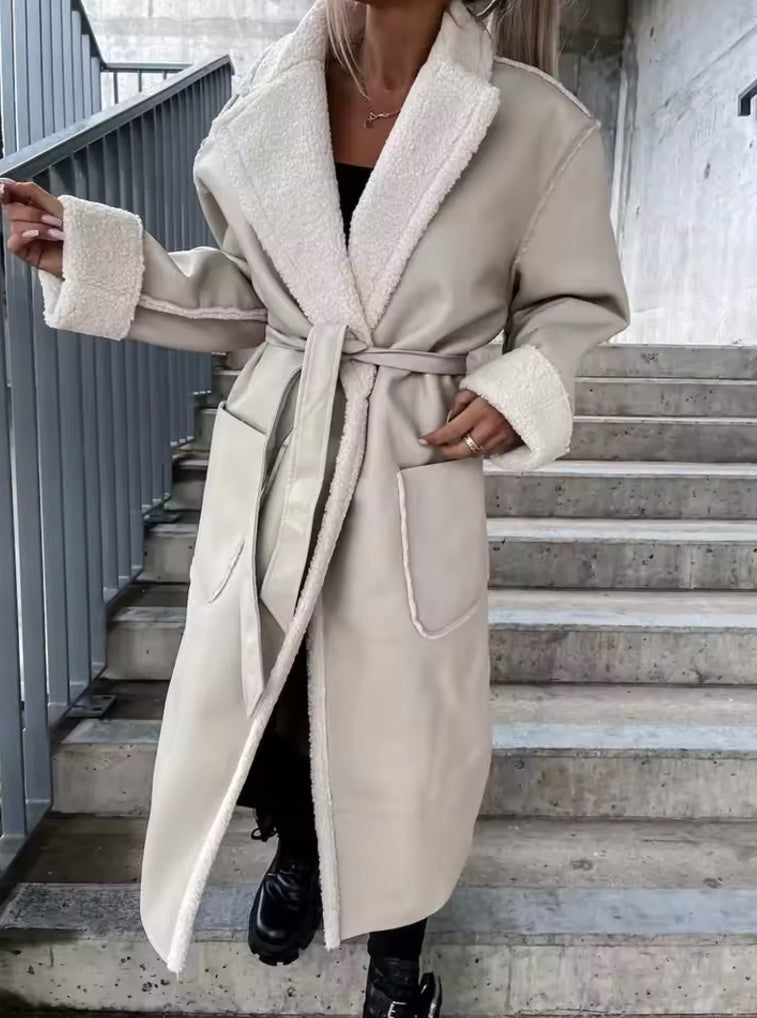 Lange Dames Winterjas met Luxe Pasvorm en Warmte
