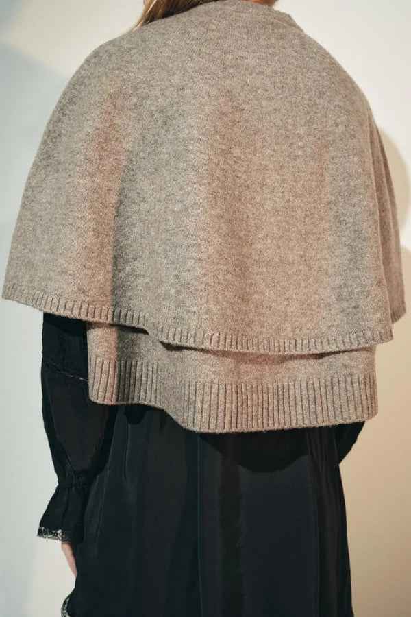 Oriana cape jas dames | Gebreide jas met korte mouwen en elegante pasvorm