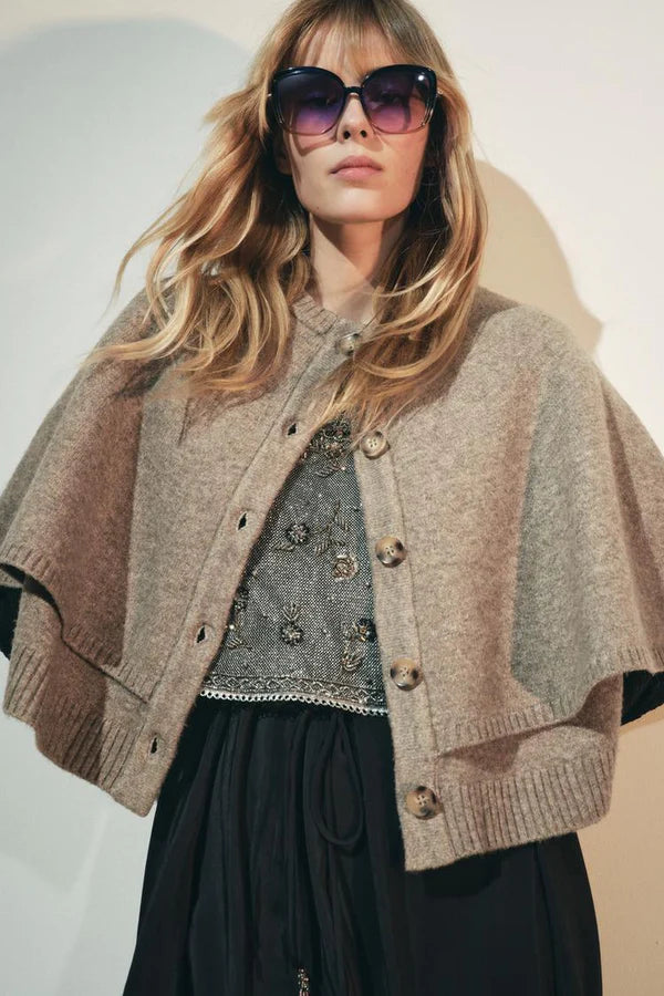 Oriana cape jas dames | Gebreide jas met korte mouwen en elegante pasvorm