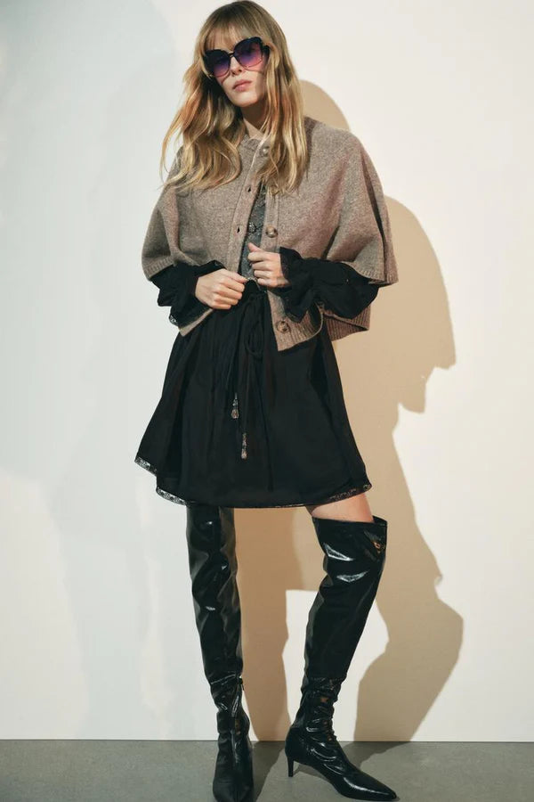 Oriana cape jas dames | Gebreide jas met korte mouwen en elegante pasvorm