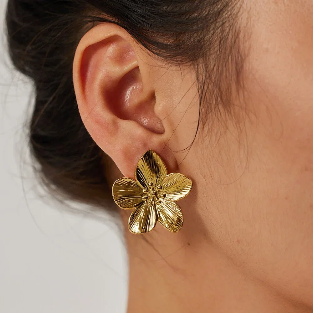 Luxe Bloem Oorbellen voor Dames in Gouden Afwerking | Tijdloze Statement Sieraden voor Feestelijke Gelegenheden