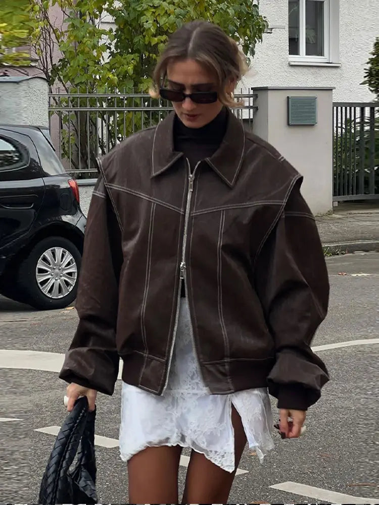 Trendy Bruine Bomberjas | Dames oversized jas van imitatieleer met vintage details